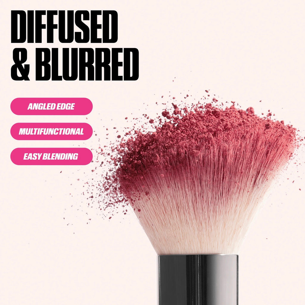 Huda Beauty - Diffusing Cheek Brush