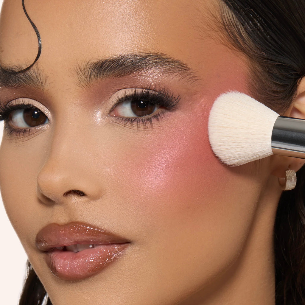 Huda Beauty - Diffusing Cheek Brush